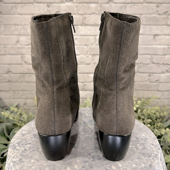 BareTraps “MaryJo” Dark Gray Suede Mid-High Slouch Wedge Boots WMS 8M🩶VGUC - Picture 3 of 13